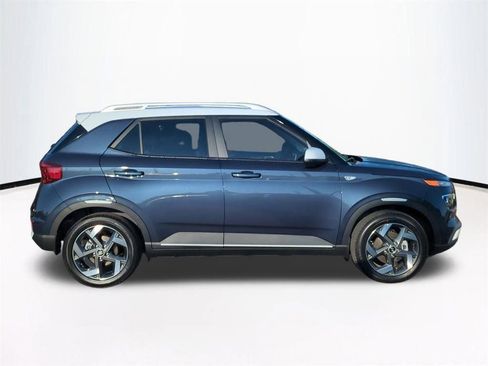 New 2026 Hyundai Venue SEL FWD image 4