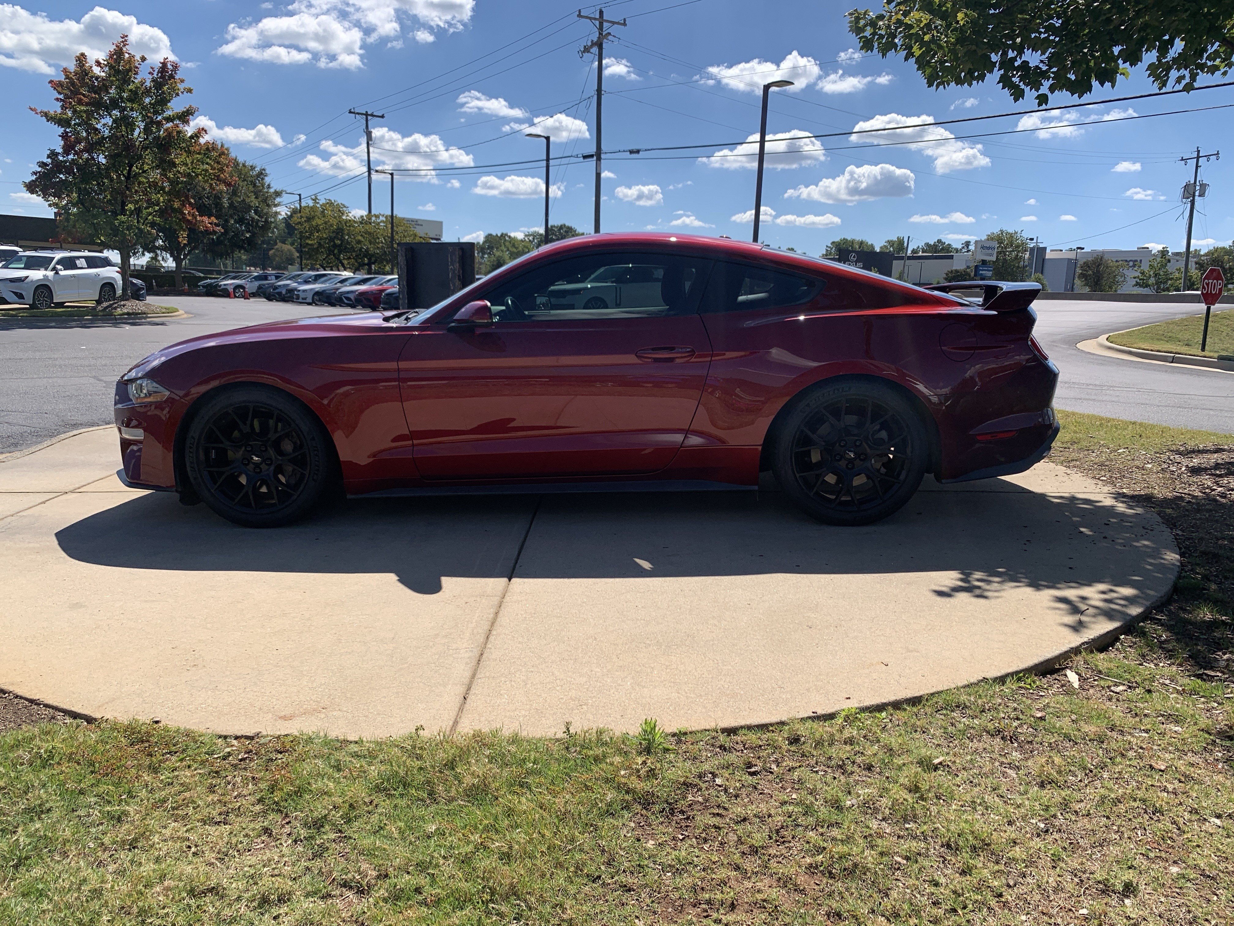 Used 2019 Ford Mustang Premium w/ Ecoboost Performance Package RWD image 7