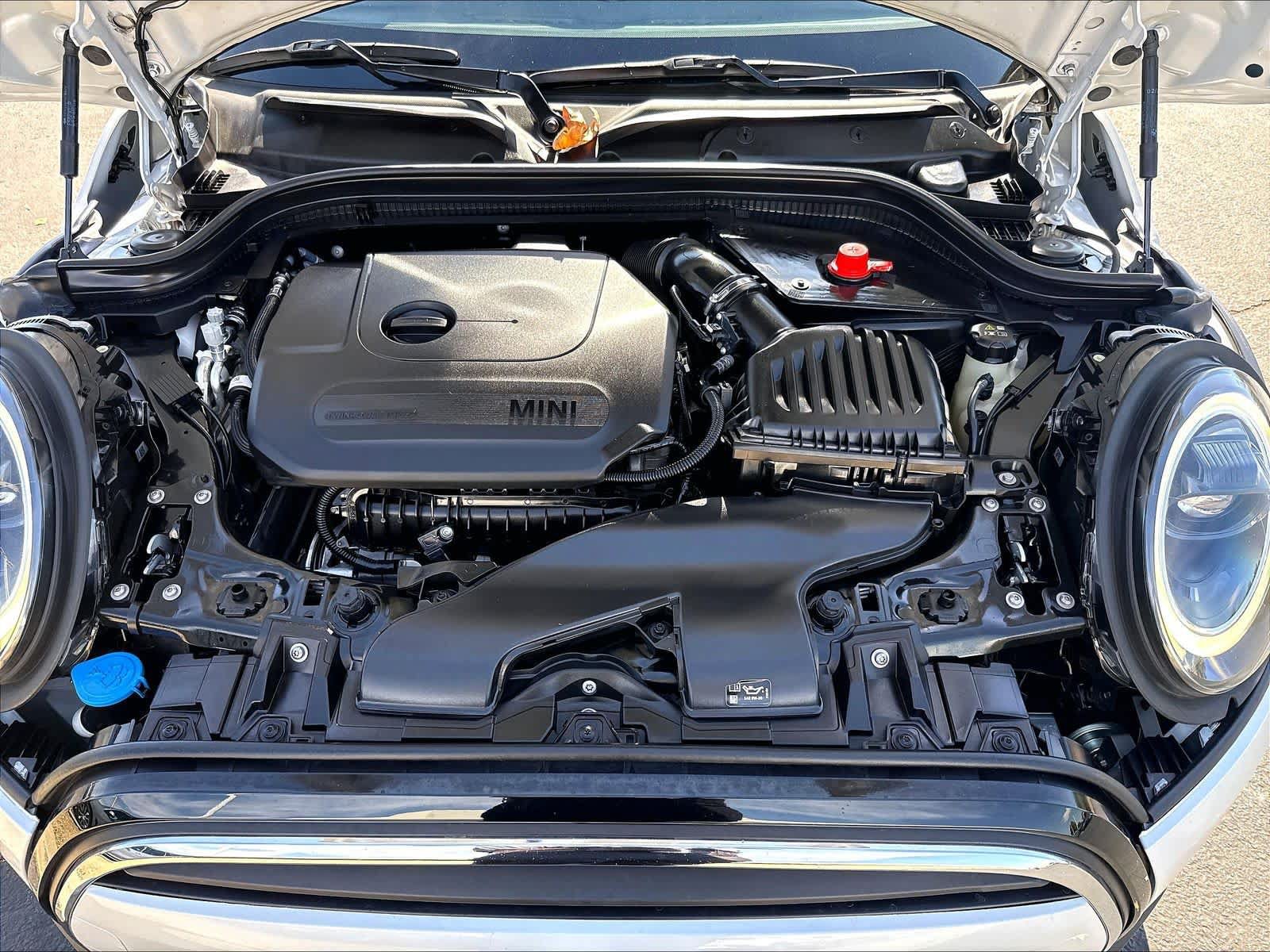 Used 2024 MINI Cooper 2-Door Hardtop FWD image 29