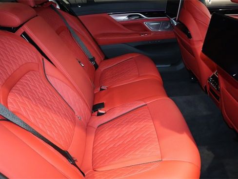 Certified 2022 BMW ALPINA B7 xDrive w/ Luxury Rear Seating Package image 41