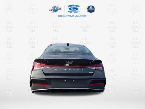 Used 2026 Hyundai Elantra Hybrid FWD image 4