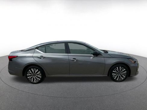 Used 2026 Nissan Altima 2.5 SV FWD image 13