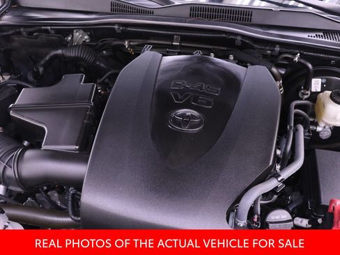 Certified 2023 Toyota Tacoma SR5 AWD/4WD image 17