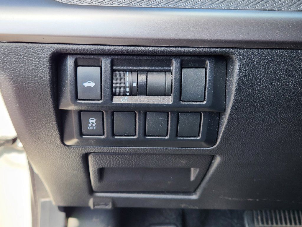 Used 2016 Subaru Legacy 2.5i AWD/4WD image 27