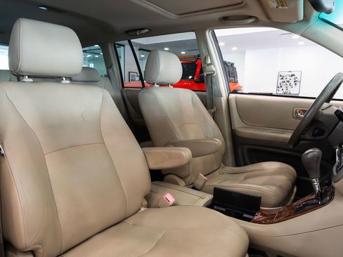 Used 2004 Toyota Highlander Limited image 9