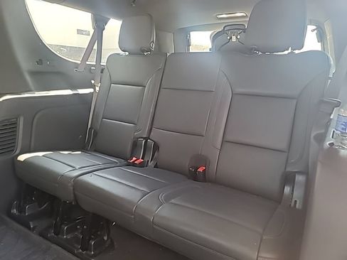 Used 2025 Chevrolet Suburban LT w/ Comfort Package AWD/4WD image 19