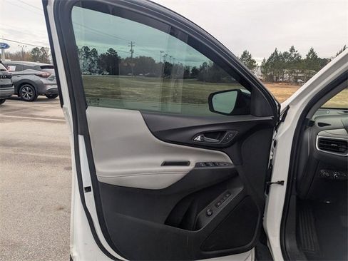 Used 2019 Chevrolet Equinox Premier image 11