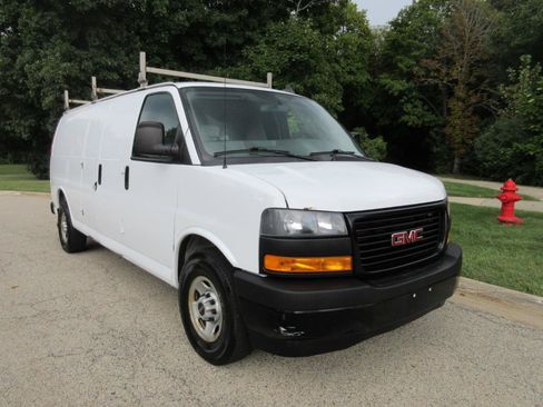 Used 2018 GMC Savana 2500 Extended w/ Driver Convenience Package RWD image 18
