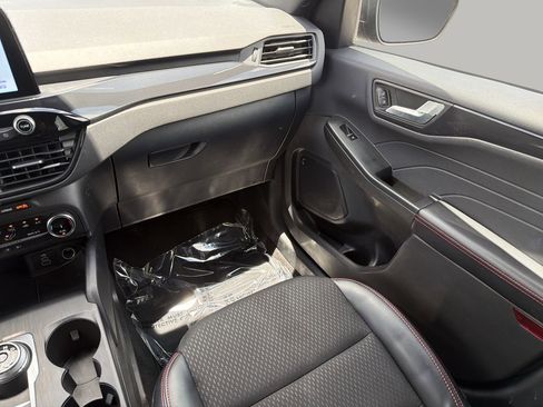 Used 2025 Ford Escape ST-Line AWD/4WD image 14