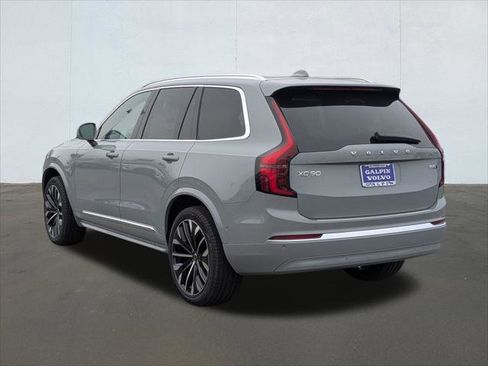 New 2026 Volvo XC90 B5 Plus w/ Protection Package image 2
