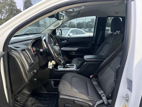 Used 2022 Chevrolet Colorado LT w/ Fleet Safety Package image 18