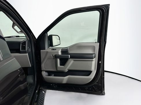 Used 2018 Ford F150 XLT w/ Equipment Group 302A Luxury RWD image 31