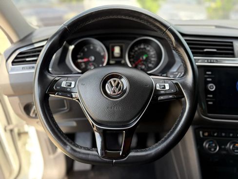 Used 2019 Volkswagen Tiguan SE FWD image 40