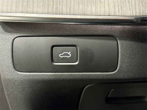 Used 2024 Volvo XC90 B6 Ultimate image 10