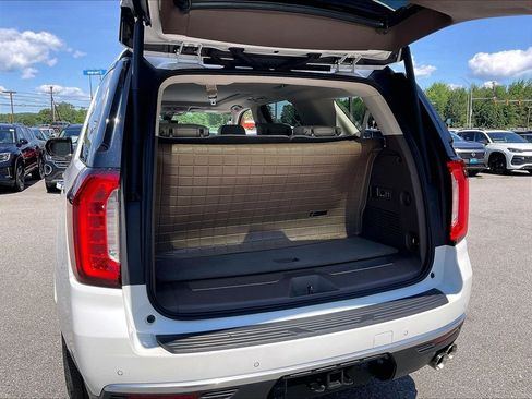 Used 2022 GMC Yukon Denali w/ Denali Premium Package AWD/4WD image 37