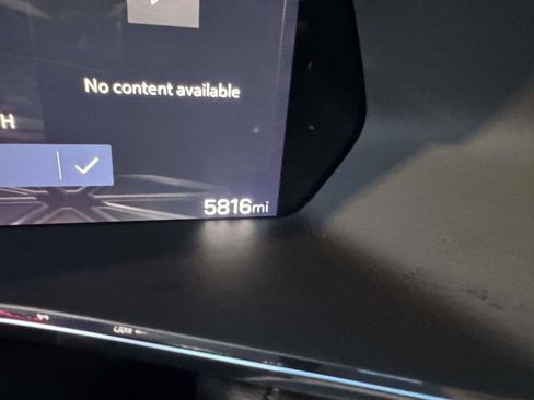 Used 2025 GMC Canyon Elevation w/ Convenience Package image 32