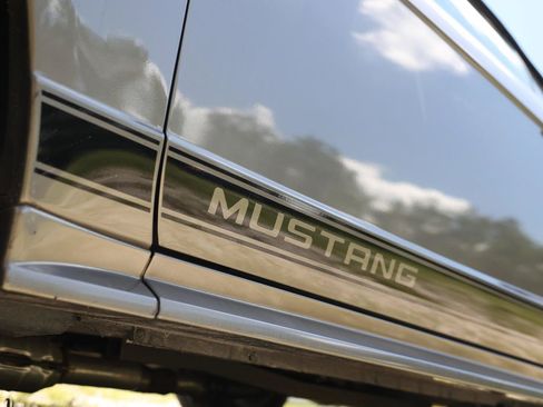 Used 2002 Ford Mustang Premium RWD image 32