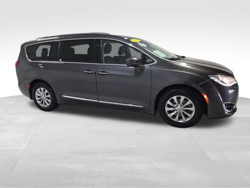 Certified 2018 Chrysler Pacifica Touring-L Plus FWD image 31