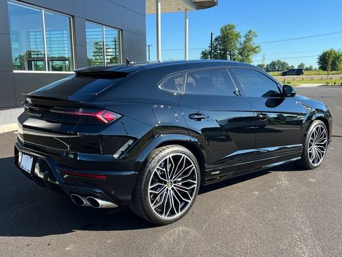 Used 2025 Lamborghini Urus SE AWD/4WD image 9