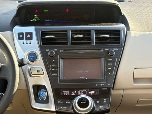 Used 2014 Toyota Prius V Three FWD image 12