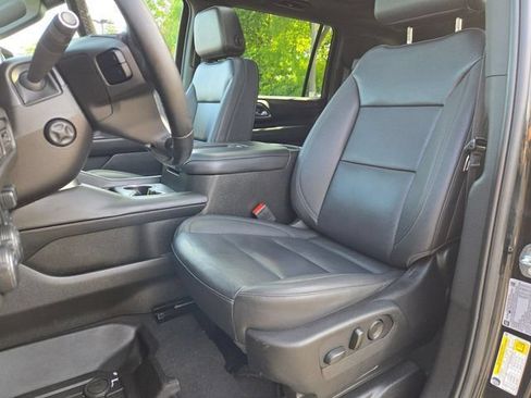 Used 2023 Chevrolet Suburban Z71 w/ Luxury Package AWD/4WD image 37