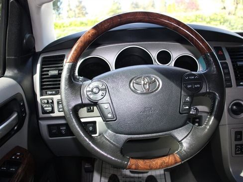 Used 2010 Toyota Sequoia Platinum AWD/4WD image 23