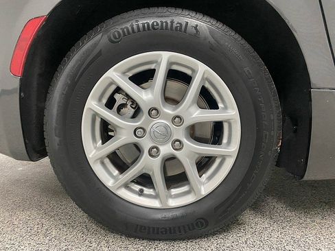 Used 2017 Chrysler Pacifica Touring image 26