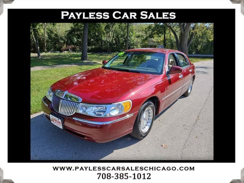 Used 1999 Lincoln Town Car Executive RWD image 1