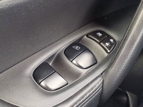 Used 2017 Nissan Rogue Sport SL w/ SL Premium Package image 25