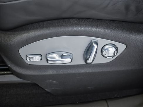 Certified 2024 Porsche Macan AWD/4WD image 25