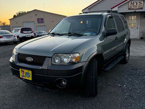 Used 2005 Ford Escape XLT FWD image 3