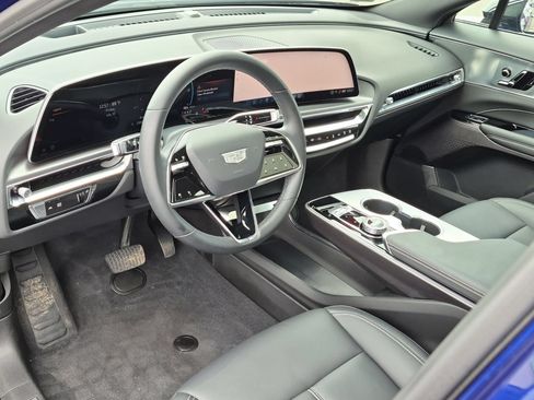 Certified 2024 Cadillac Lyriq Tech RWD image 9