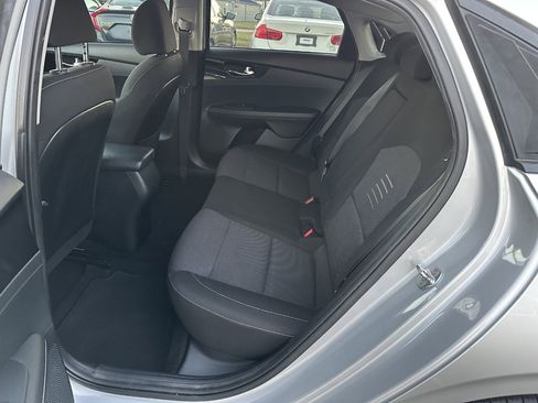 Used 2019 Kia Forte S w/ S Premium Package image 9