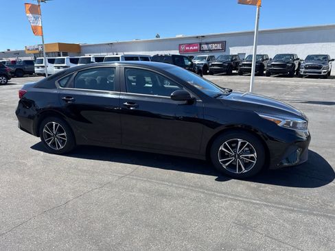Used 2023 Kia Forte LXS FWD image 10