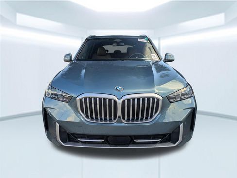 Used 2025 BMW X5 xDrive40i w/ Premium Package AWD/4WD image 4