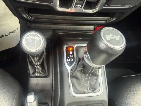 Used 2021 Jeep Wrangler Unlimited Sahara w/ Cold Weather Group AWD/4WD image 28