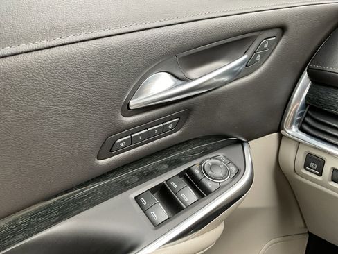 Used 2021 Cadillac XT4 Premium Luxury image 22