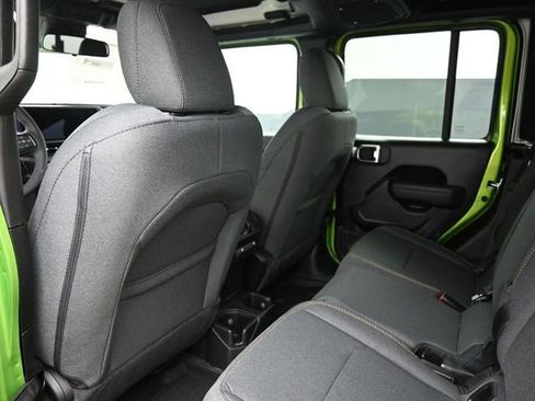 New 2026 Jeep Gladiator Willys AWD/4WD image 17