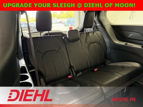 New 2026 Chrysler Pacifica Select image 12