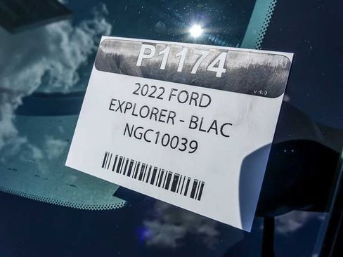 Used 2022 Ford Explorer XLT w/ Equipment Group 202A AWD/4WD image 36