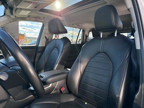 Used 2023 Toyota Highlander XLE image 16