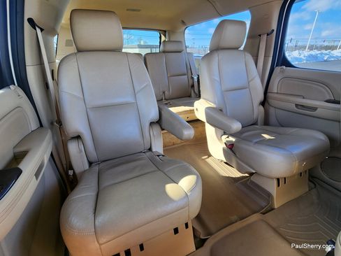 Used 2011 Cadillac Escalade ESV Premium image 54