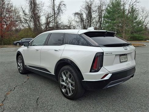 Certified 2025 Cadillac Optiq Luxury 2 w/ LPO, Floor Liner Package image 4