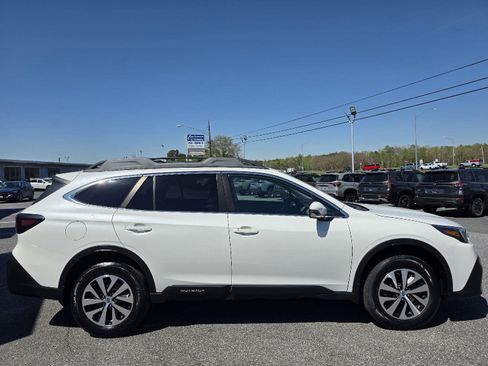 Used 2020 Subaru Outback Premium image 4