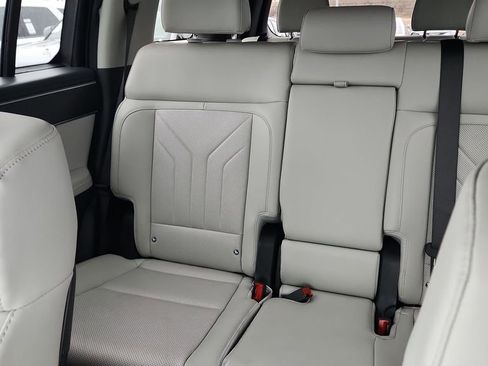 Used 2025 Hyundai Santa Fe SEL image 12