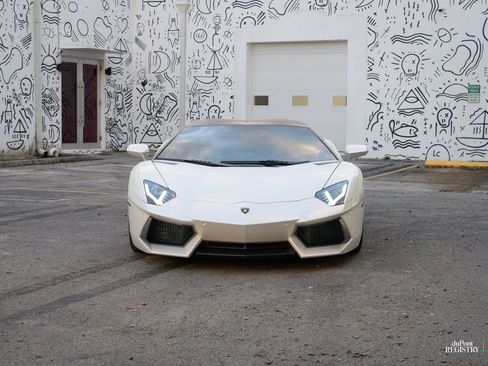Used 2016 Lamborghini Aventador LP 700-4 image 3