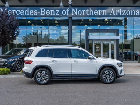 Certified 2026 Mercedes-Benz GLB 250 4MATIC image 1