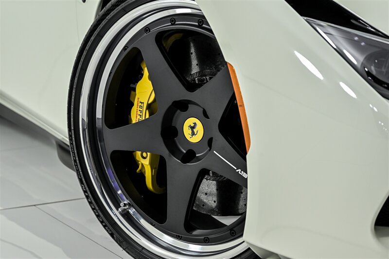 Used 2022 Ferrari F8 Tributo RWD image 3