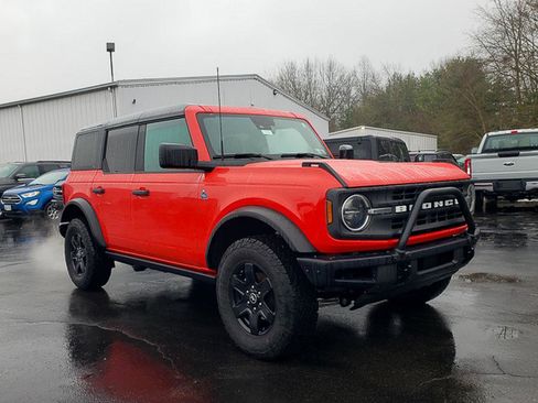Used 2023 Ford Bronco Black Diamond image 3