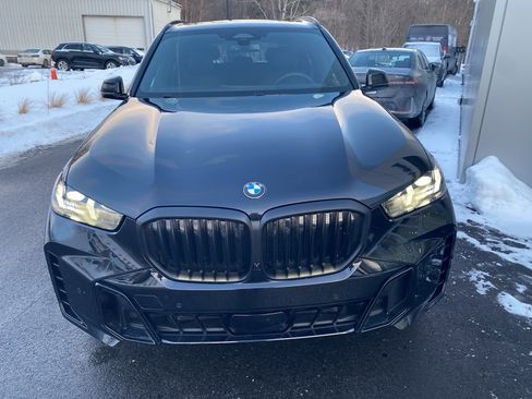 Used 2026 BMW X5 xDrive40i w/ M Sport Package image 2